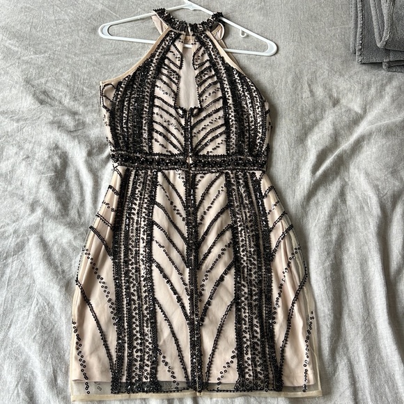 Vici dress - Picture 2 of 3